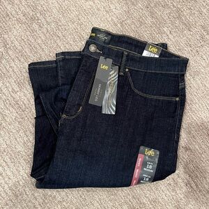 Lee Dark Wash Slim Fit Skinny Leg Mid Rise Sculpting - Size 18 NWT